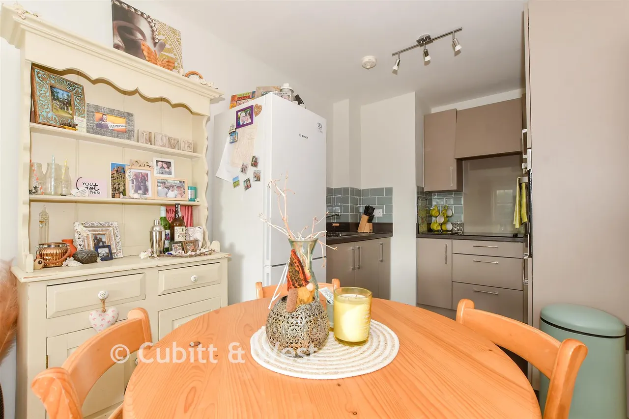 Kensett Avenue, Southwater, RH13, photo 5