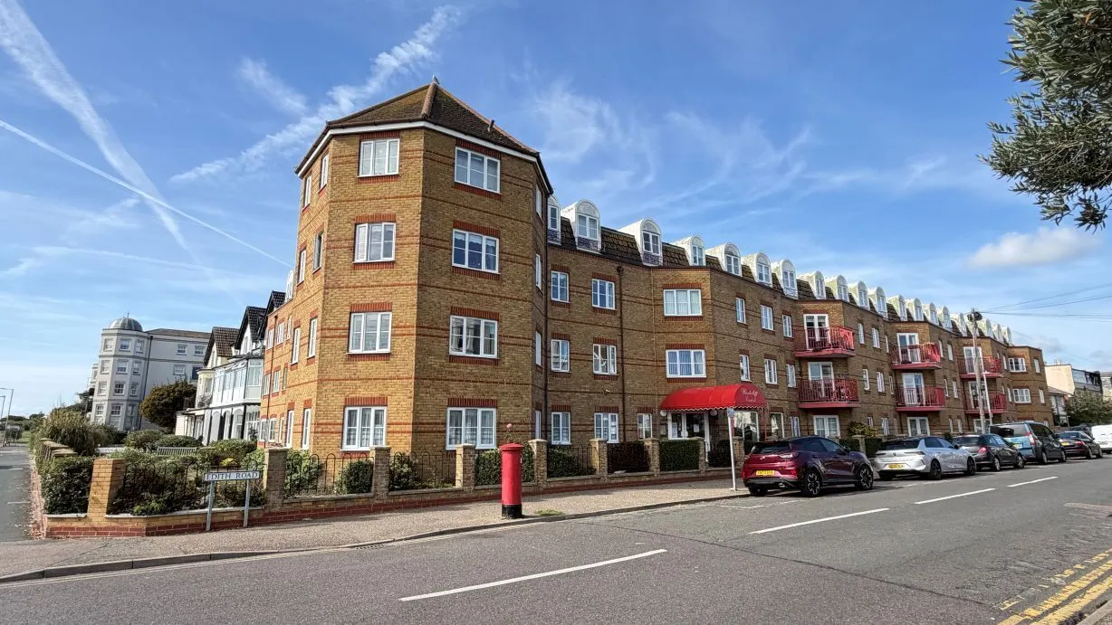 1 bed flat for sale, Edith Road, Clacton-On-Sea, CO15