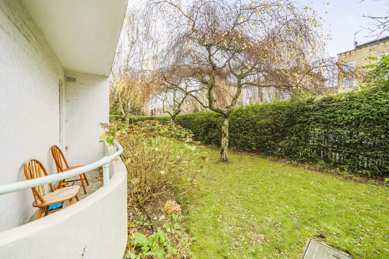 Haverstock Hill, Belsize Park, London, NW3, photo 4