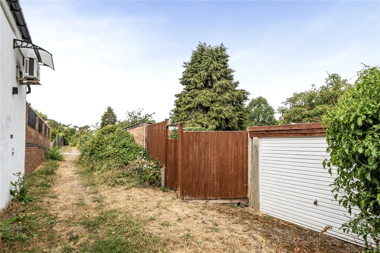 Avondale Avenue, East Barnet, EN4 8NB, photo 16
