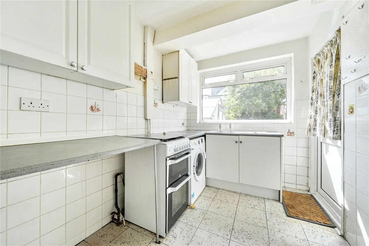 Avondale Avenue, East Barnet, EN4 8NB, photo 6