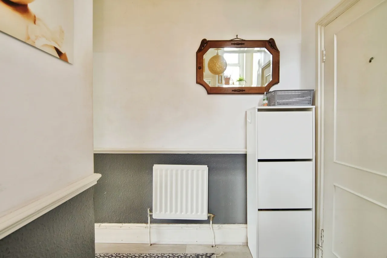 Green Lanes, LONDON, London, N13, photo 13