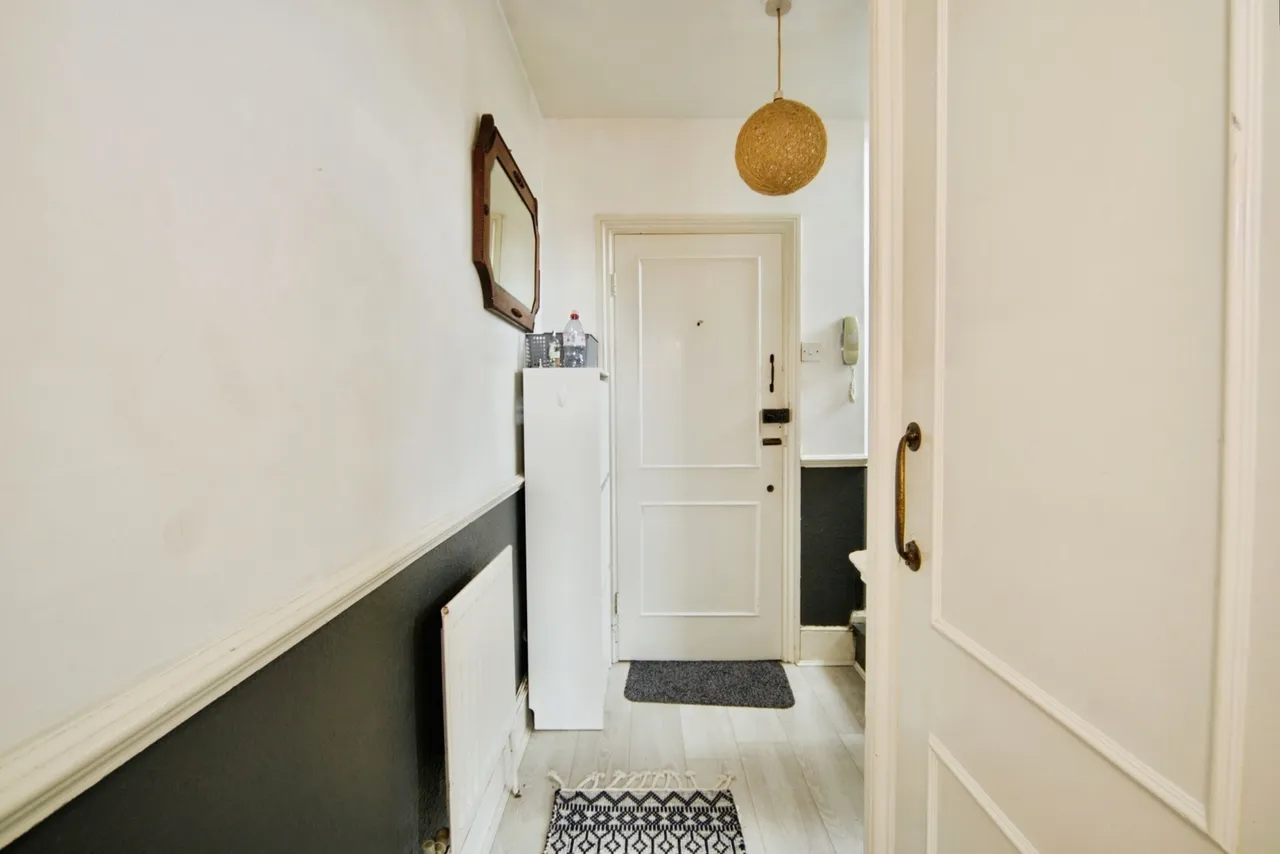 Green Lanes, LONDON, London, N13, photo 10