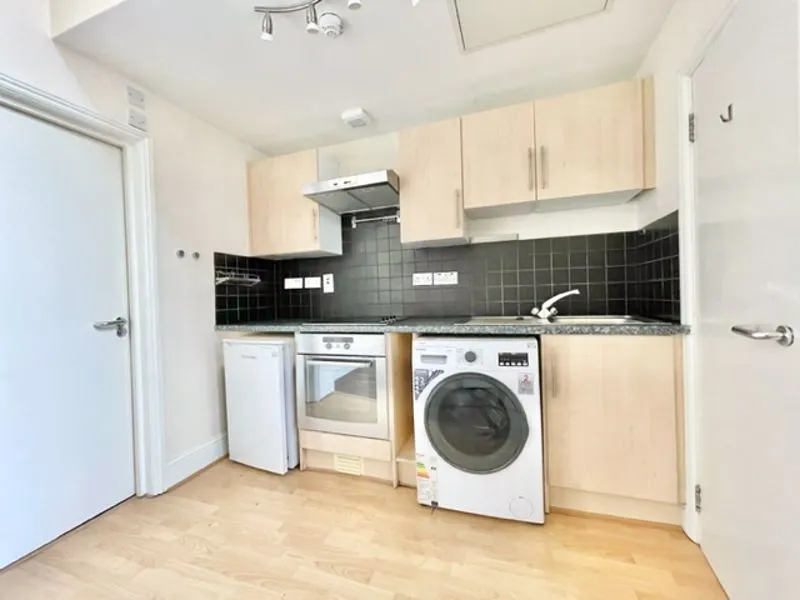Englands Lane, London NW3 4UE, photo 2