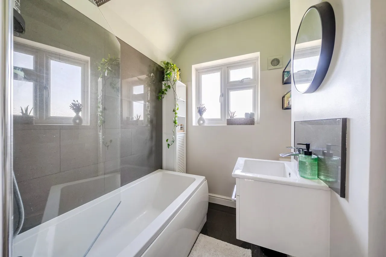 Brookehowse Road, SE6, photo 8