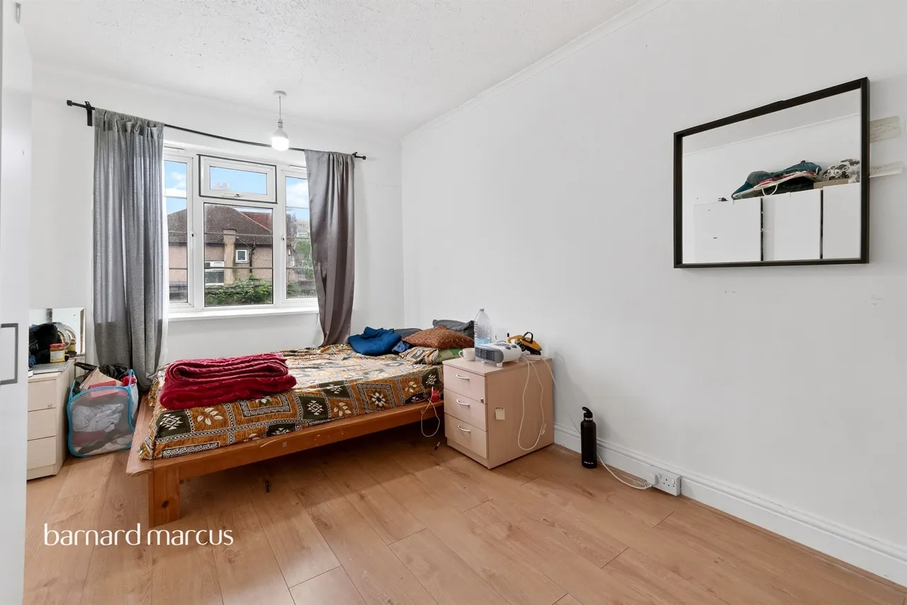 London Road, Mitcham, CR4, photo 7