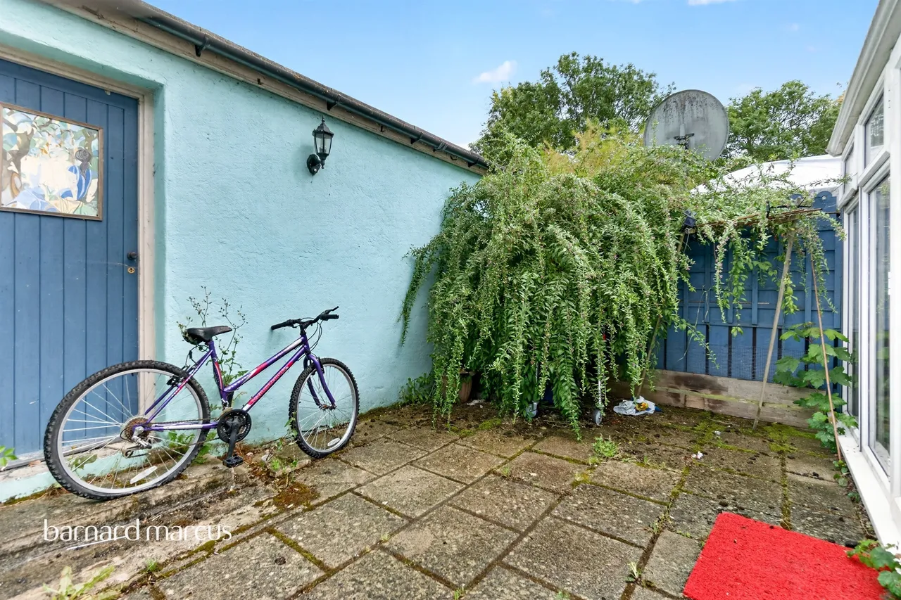 London Road, Mitcham, CR4, photo 18