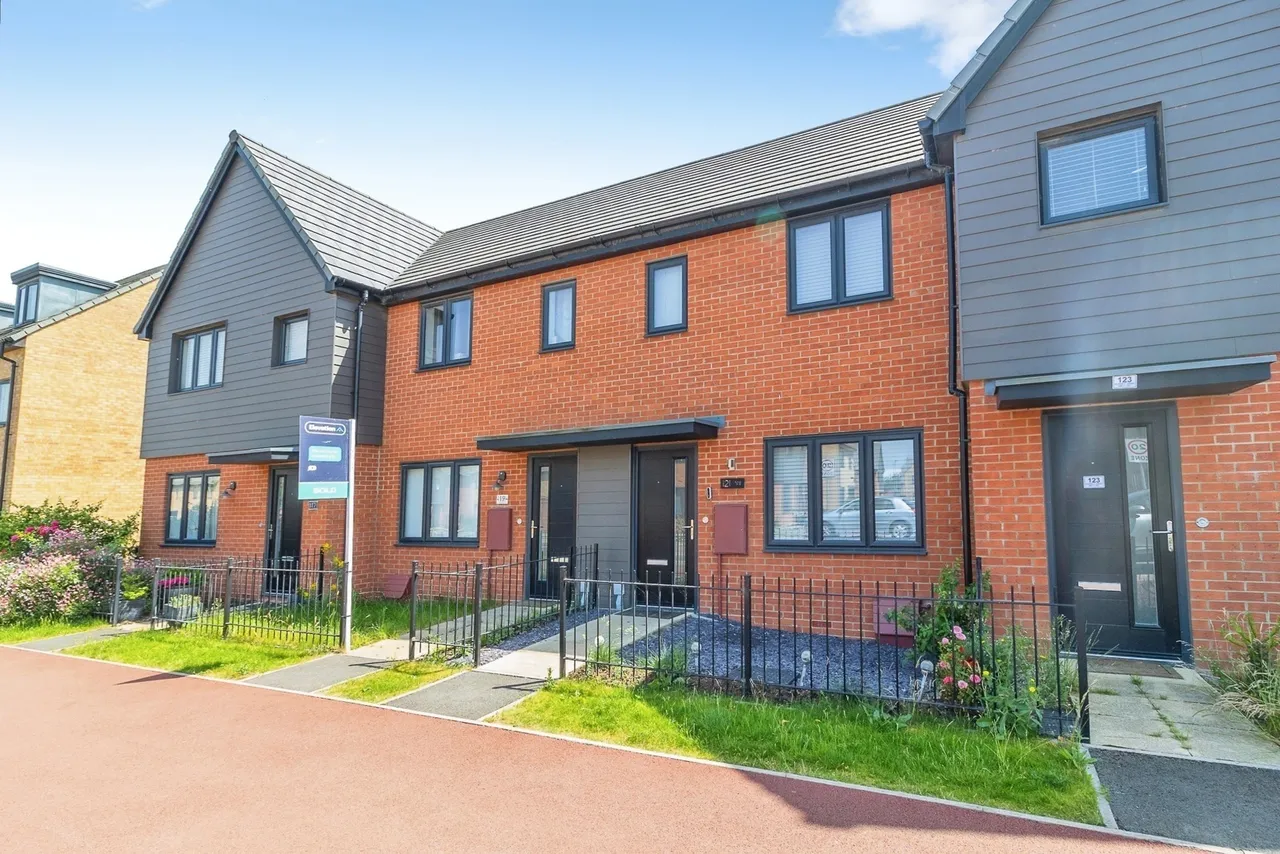 2 bed house for sale — Burney Drive, Eagle Farm South, Milton Keynes, Buckinghamshire, MK17