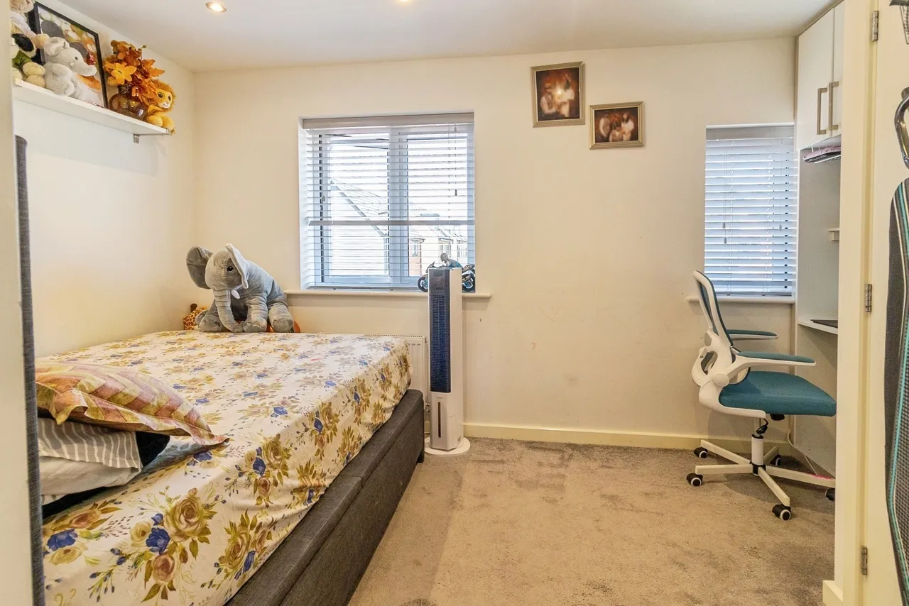 Burney Drive, Eagle Farm South, Milton Keynes, Buckinghamshire, MK17, photo 13