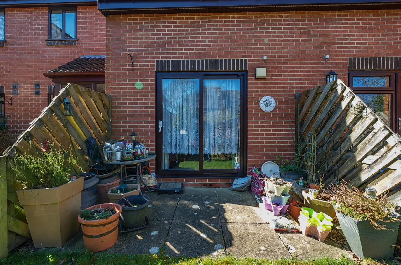 Tower Close, GU30, photo 10