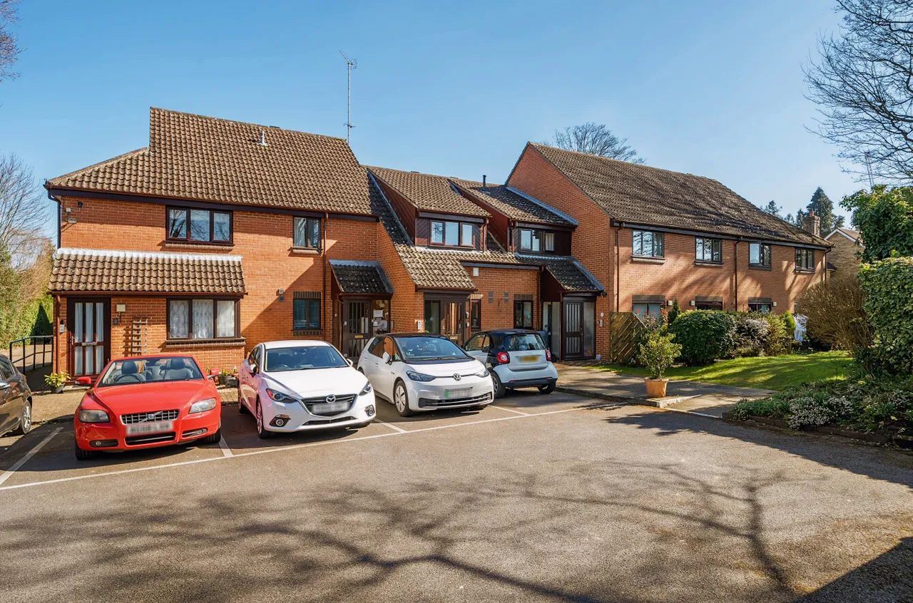 Tower Close, GU30, photo 11