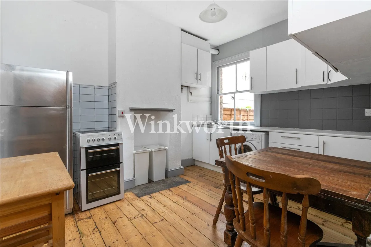 4 bed house to rent — Avondale Road, London, N15
