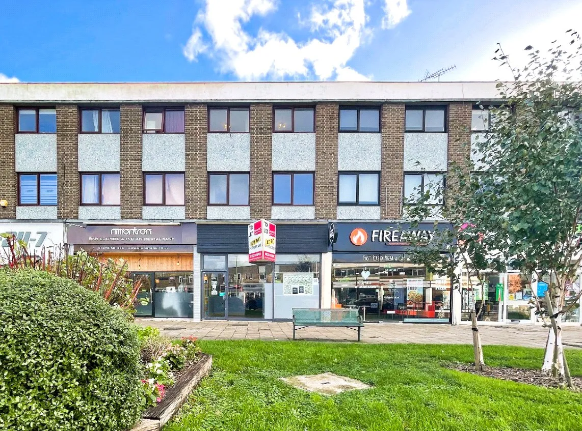 3 bed flat to rent — The Parade, Frimley, Camberley, Surrey, GU16 7HY