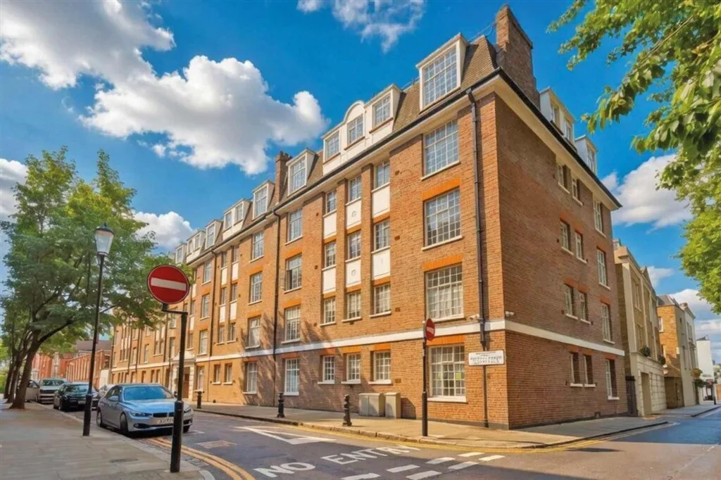 1 bed flat for sale, Chelsea Manor Street, London, SW3