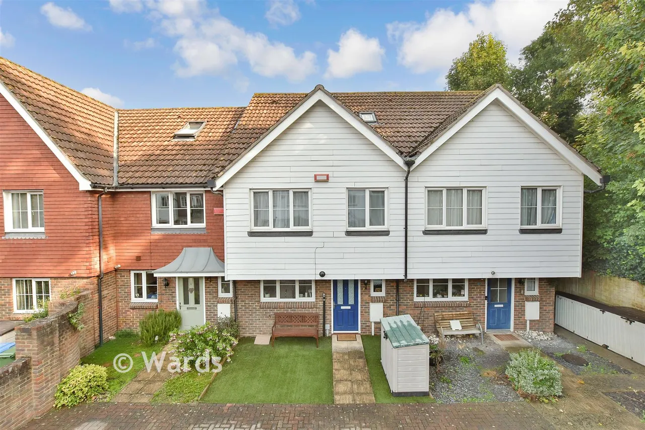 4 bed house for sale, Finch Close, Faversham, ME13