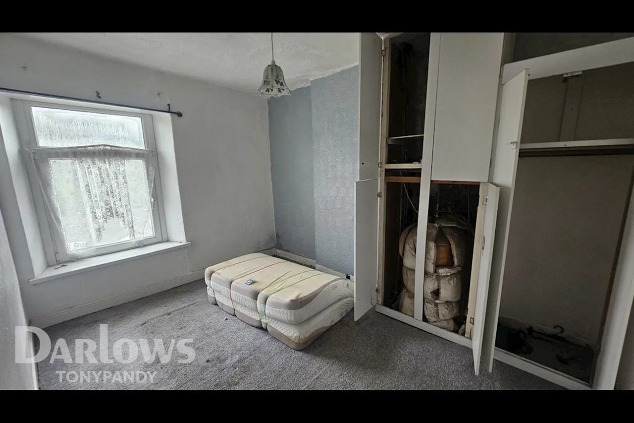 Upper Gynor Place, Ynyshir, CF39, photo 12