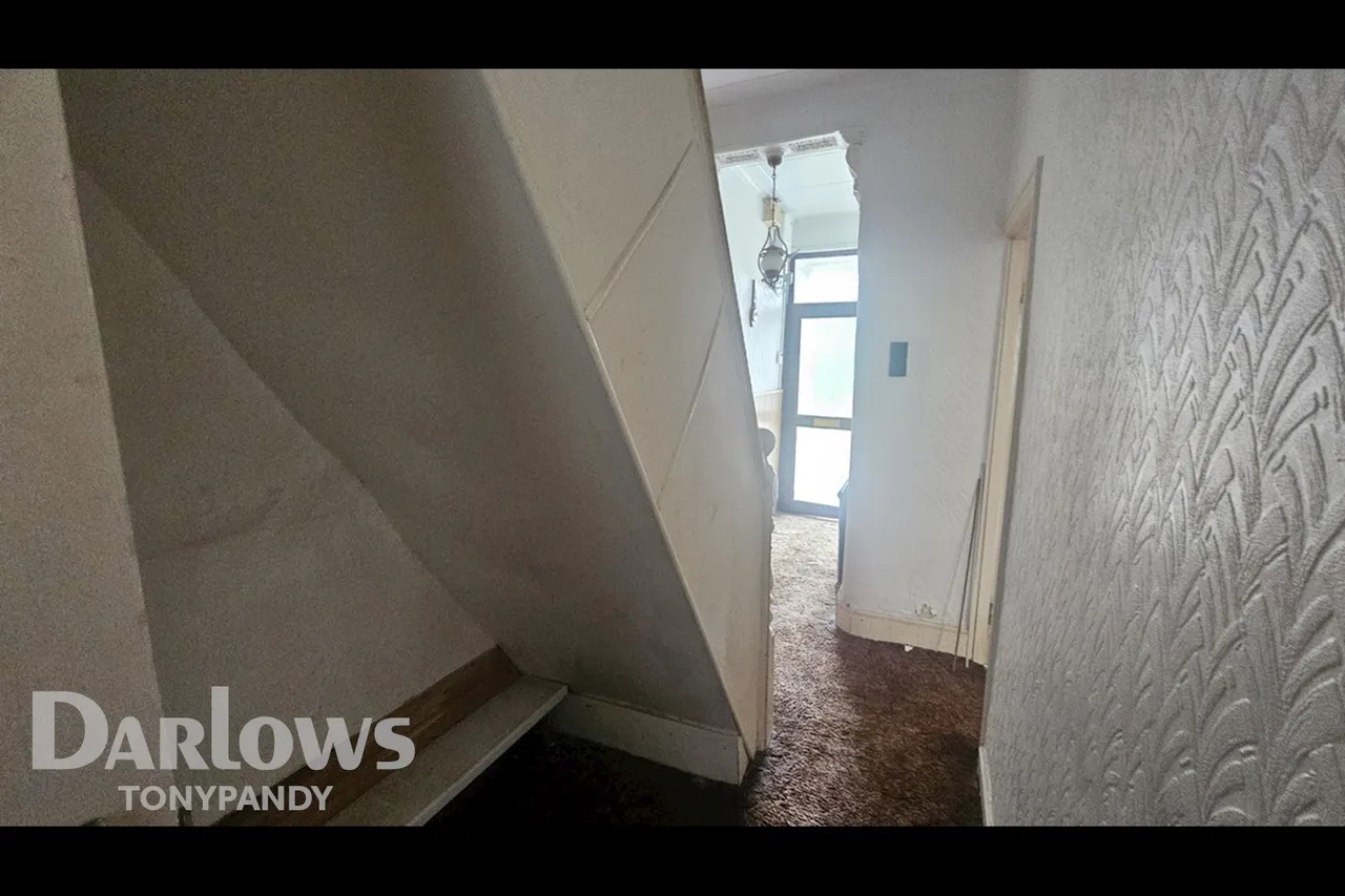 Upper Gynor Place, Ynyshir, CF39, photo 3