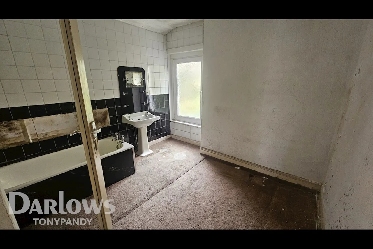 Upper Gynor Place, Ynyshir, CF39, photo 9