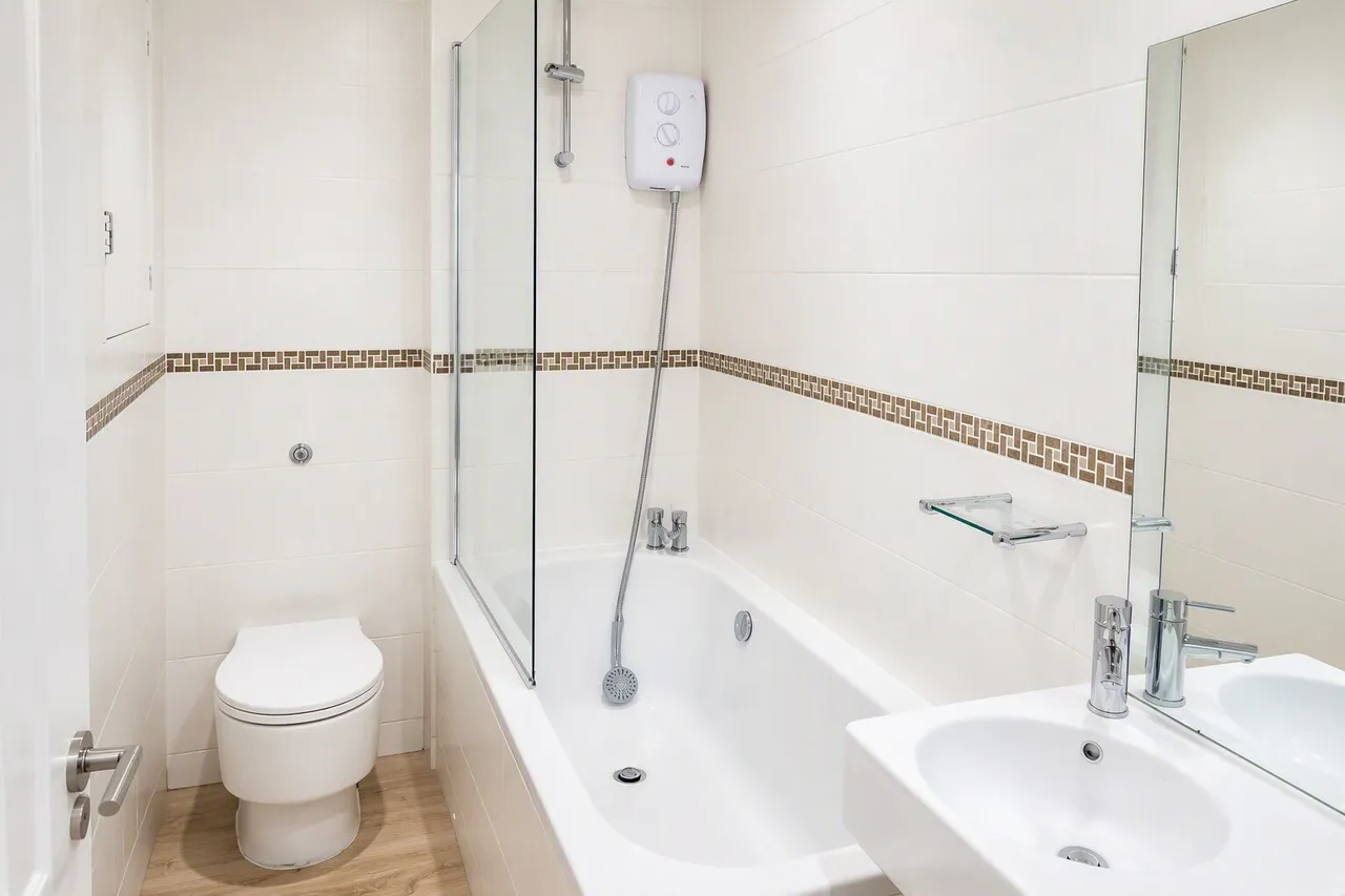 Pavely Close, Chippenham, SN15, photo 5