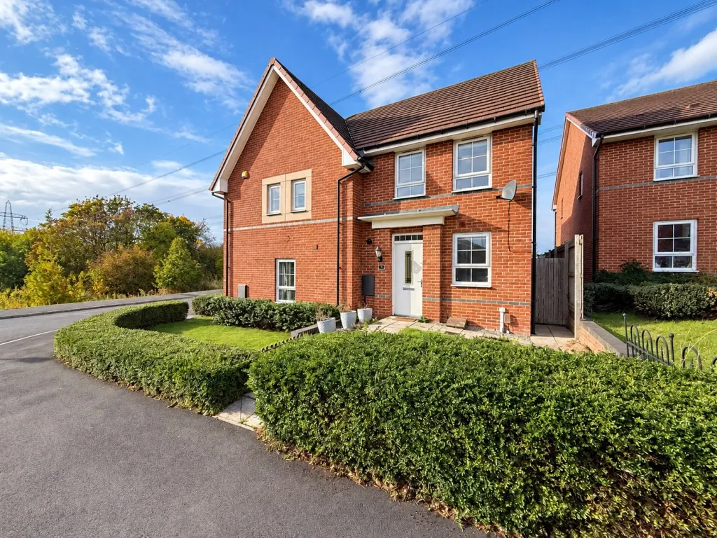 2 bed house for sale, Puffin Court, Yarm