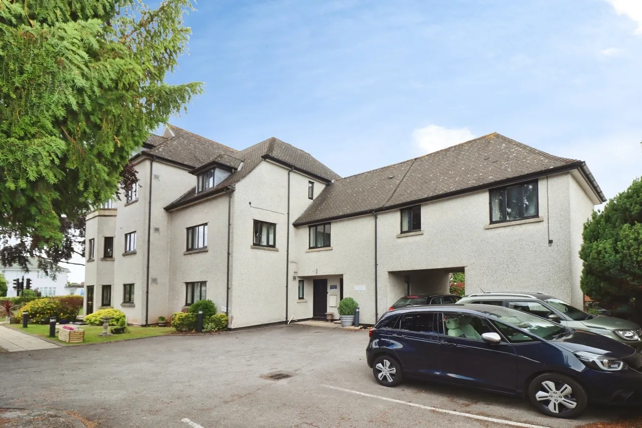 1 bed flat for sale — Cleeve Road, Downend, Bristol, BS16