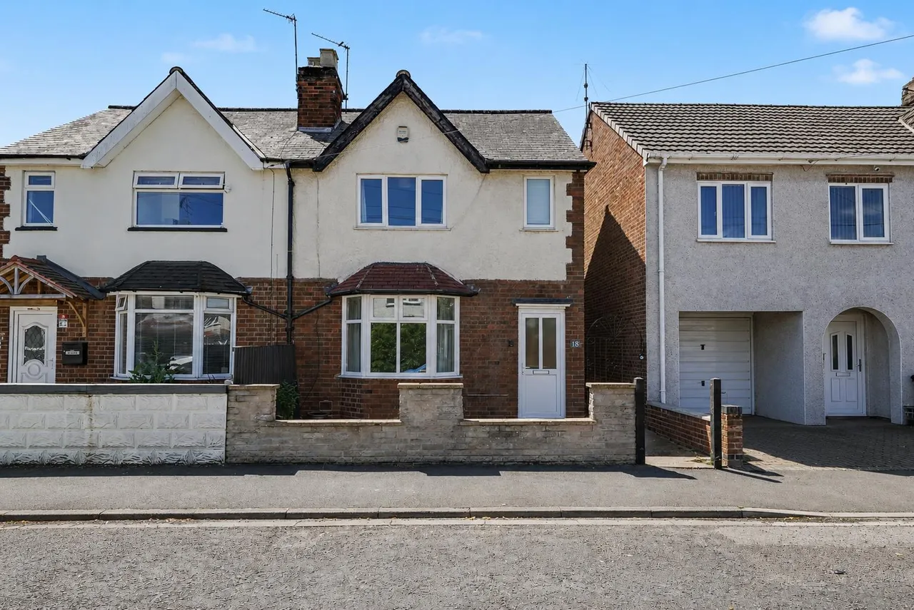 2 bed house for sale, Mikado Road, Sawley, NG10