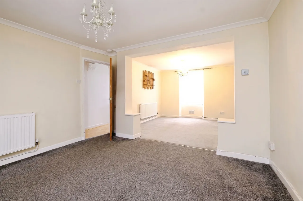 Kimberley Terrace, Tredegar, NP22, photo 3