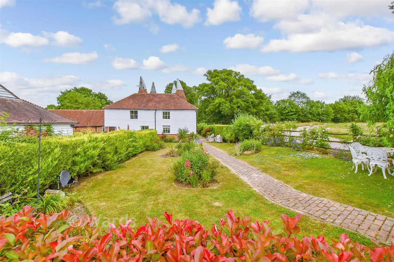 4 bed house for sale, Station Road, Northiam, TN31