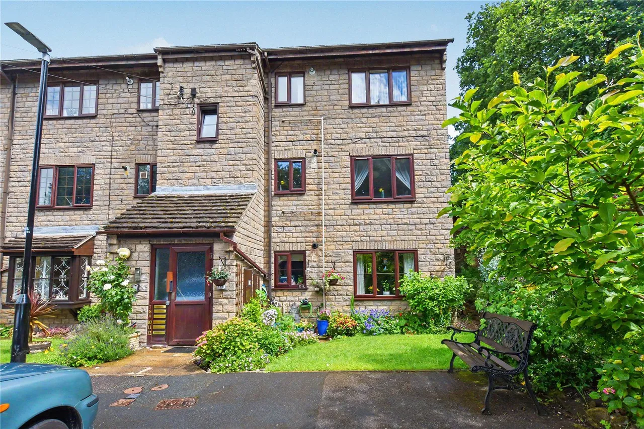 2 bed flat for sale, Kerry Garth, Horsforth, LS18