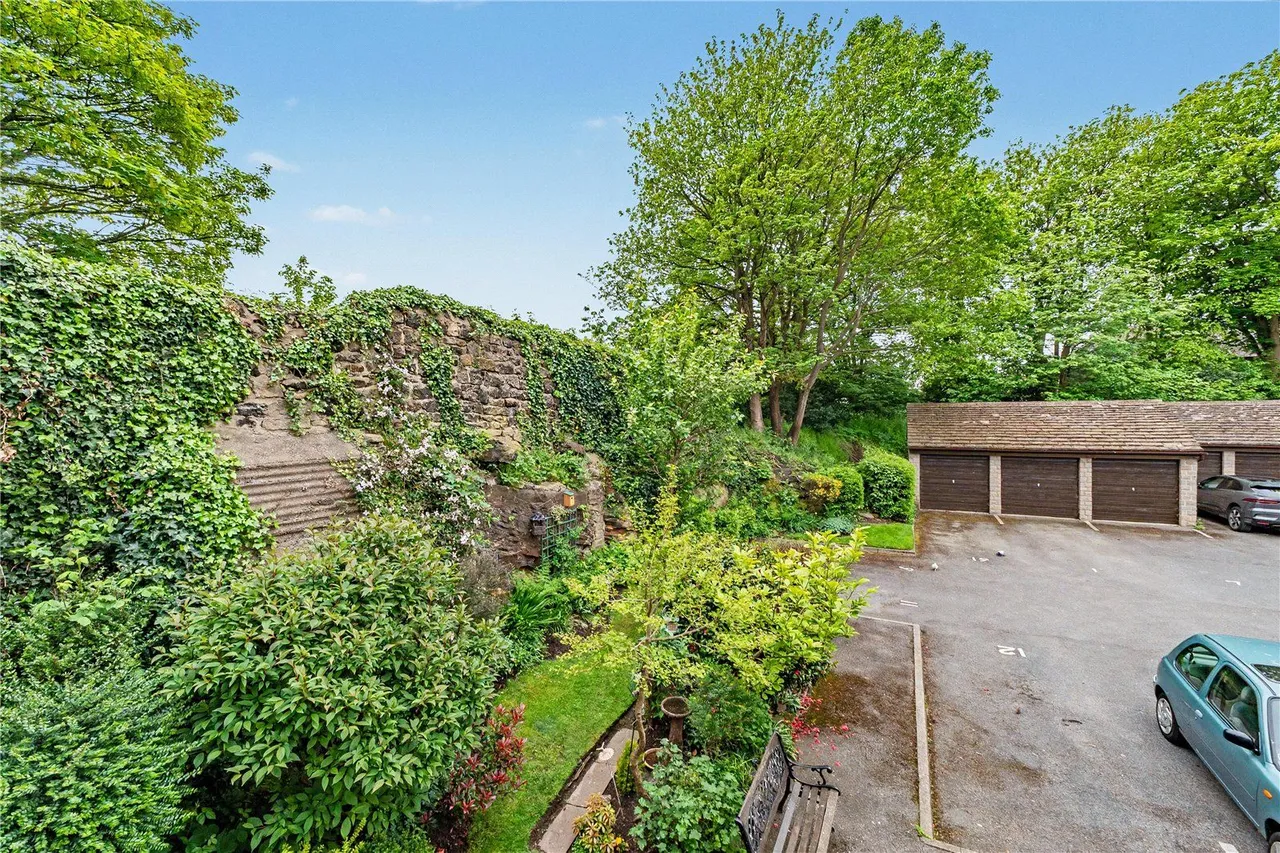 Kerry Garth, Horsforth, LS18, photo 13
