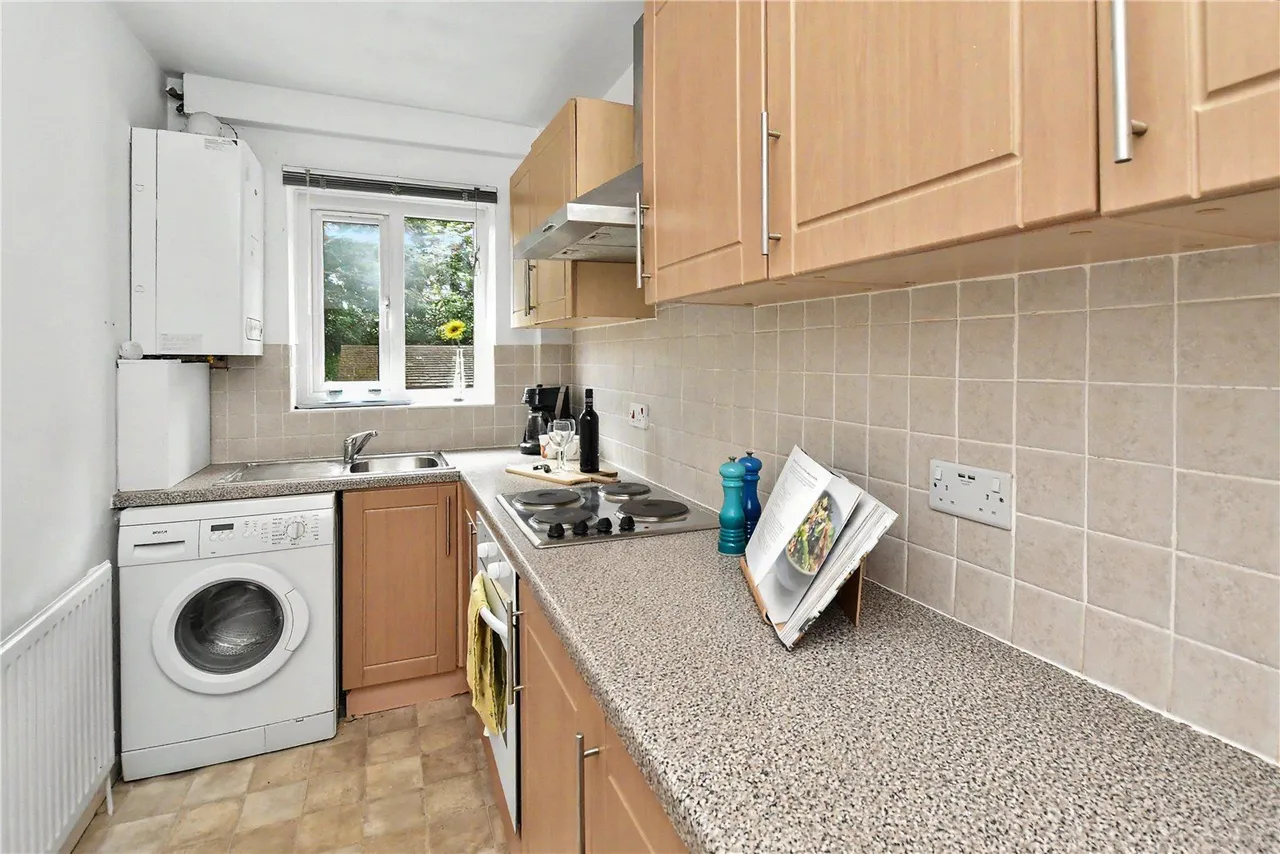 Kerry Garth, Horsforth, LS18, photo 7