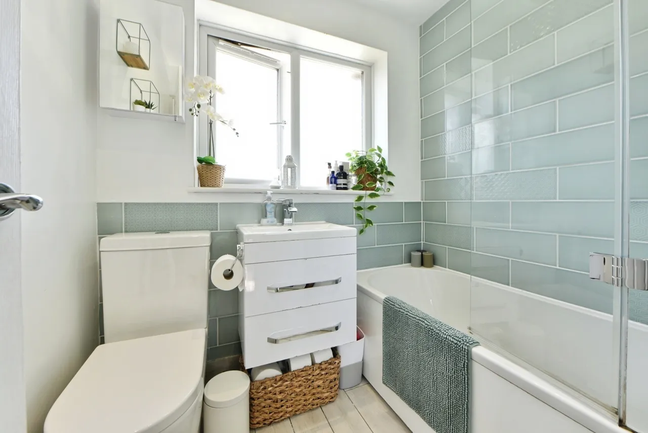 Westbury Drive, Marple, Stockport, Greater Manchester, SK6, photo 17