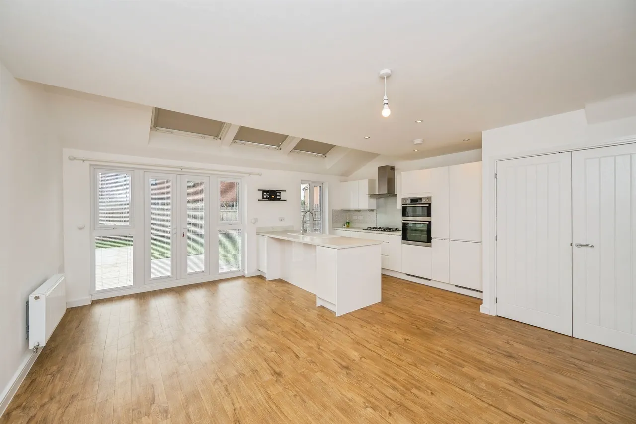 Whitwell Drive, Drakelow, DE15, photo 6