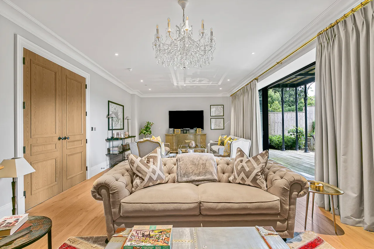 King John Square, Englefield Green, TW20, photo 7
