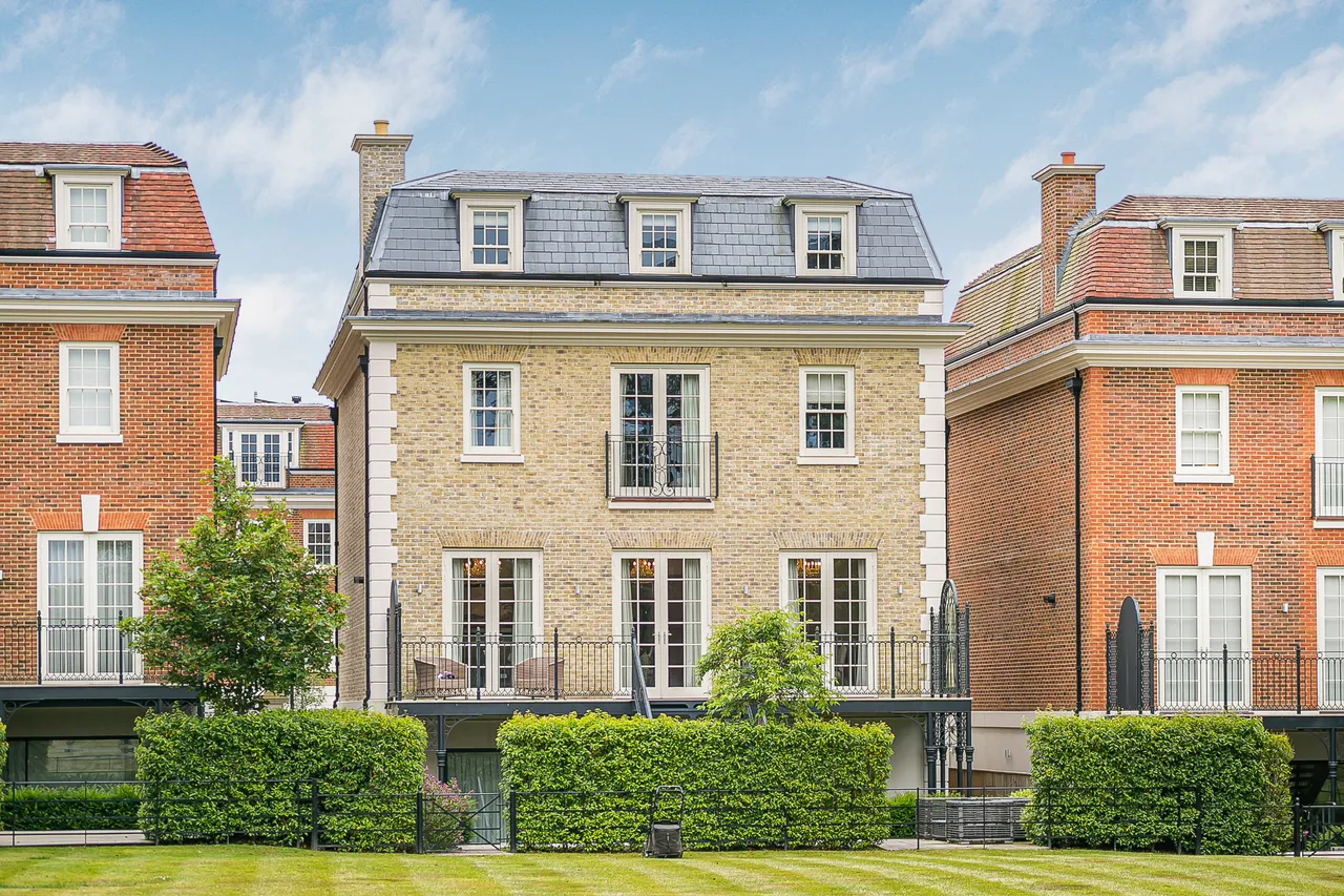 King John Square, Englefield Green, TW20, photo 17