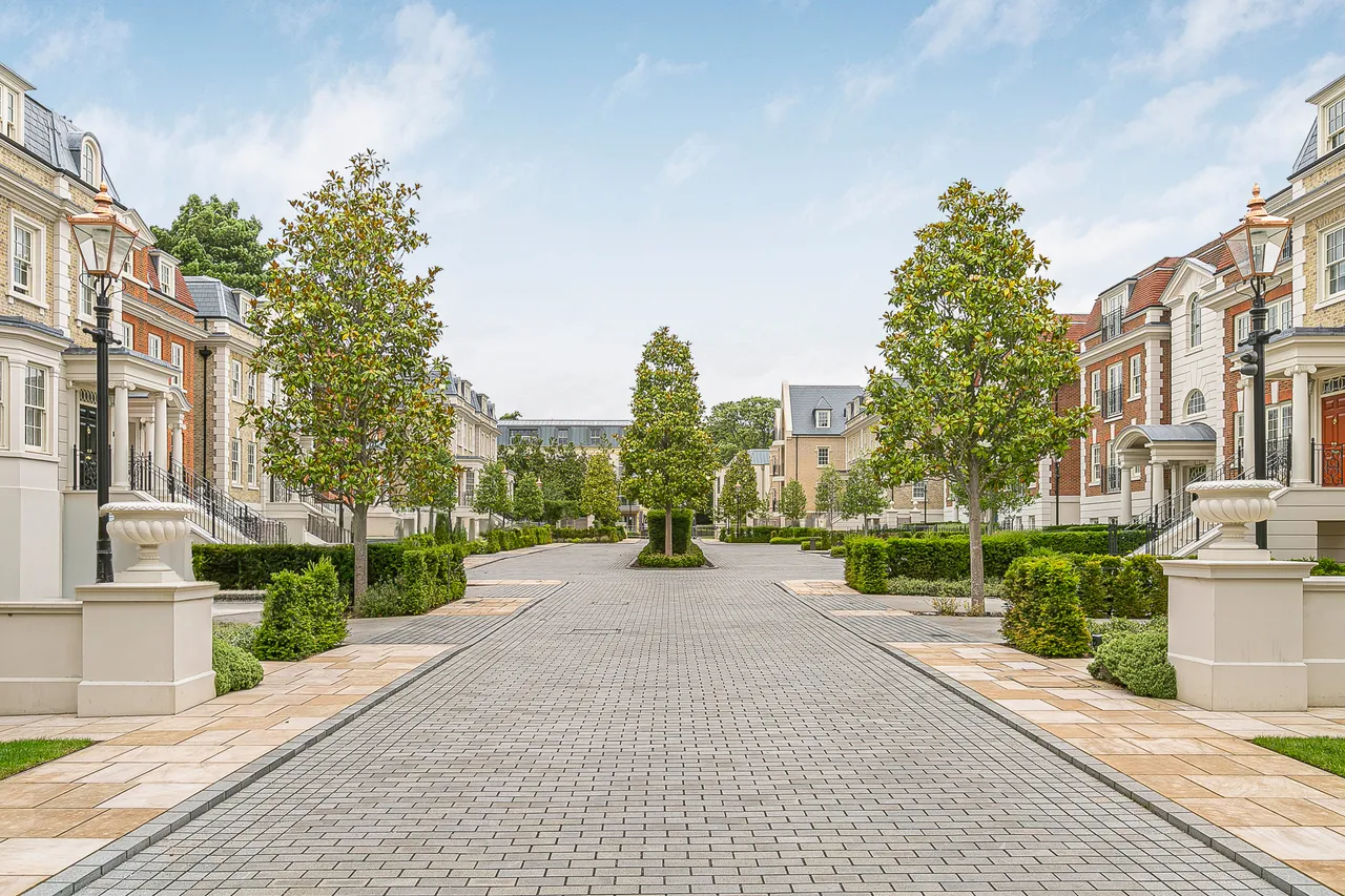 King John Square, Englefield Green, TW20, photo 14
