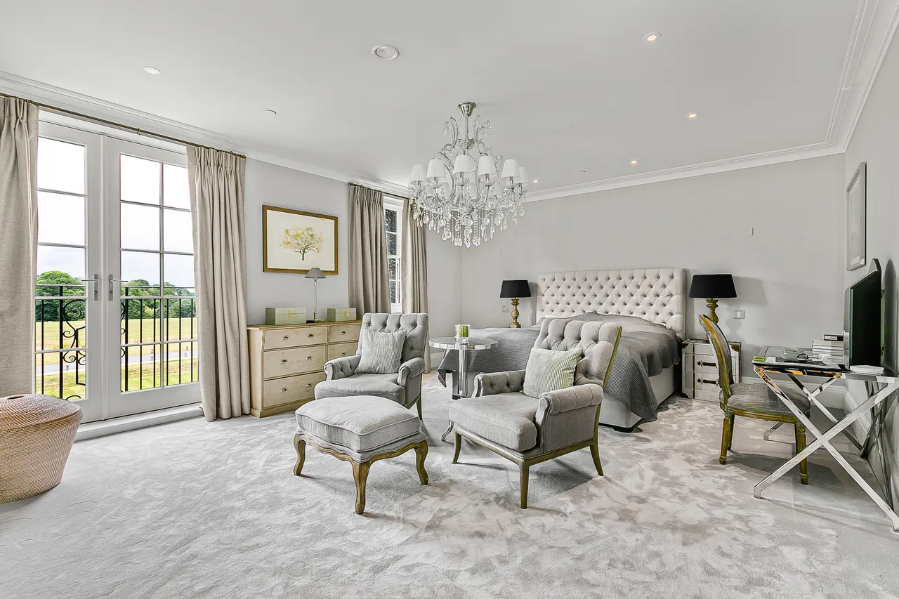 King John Square, Englefield Green, TW20, photo 8