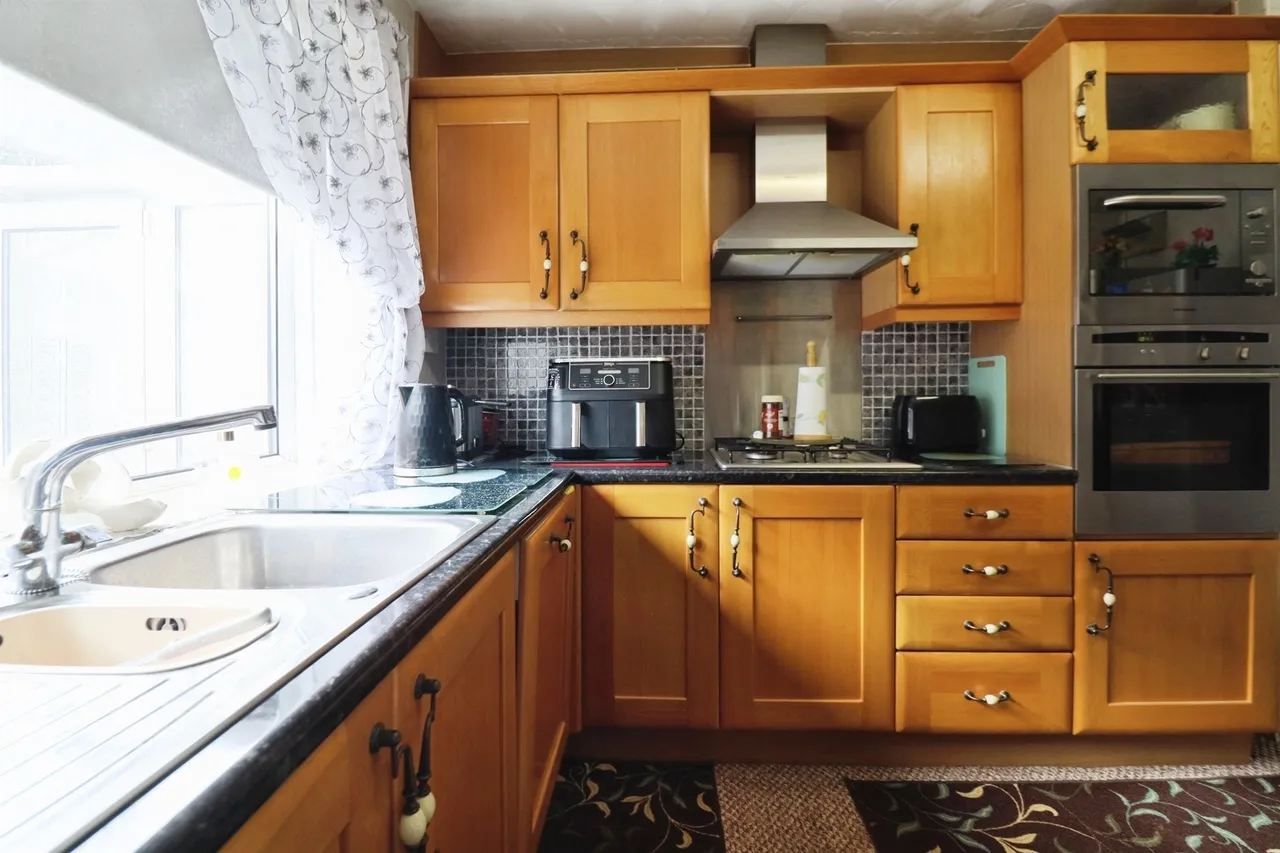 Heol Carnau Cardiff, CF5, photo 4