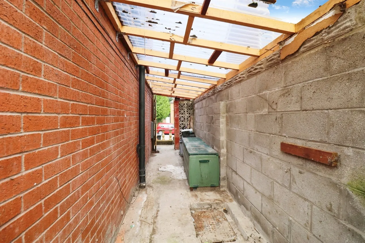 Heol Carnau Cardiff, CF5, photo 17