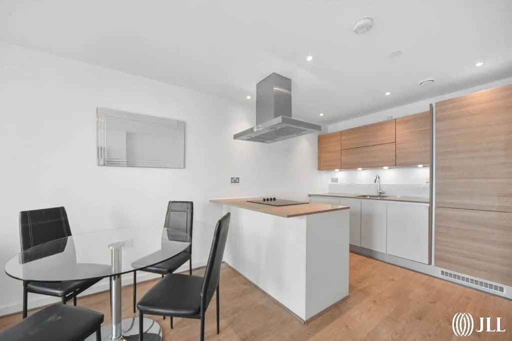 Station Street, Stratford, E15, photo 6