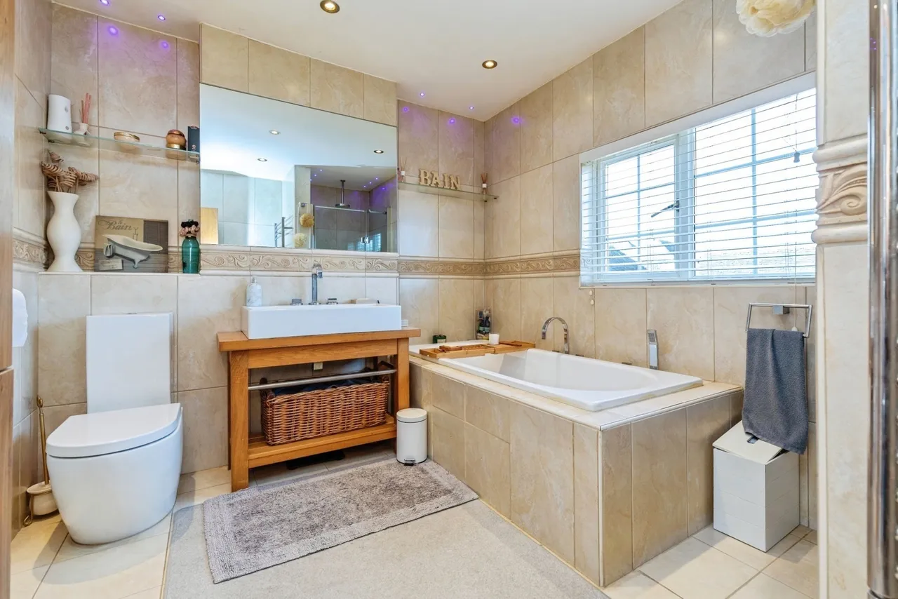Lower Road, East Farleigh, Maidstone, Kent, ME15, photo 16