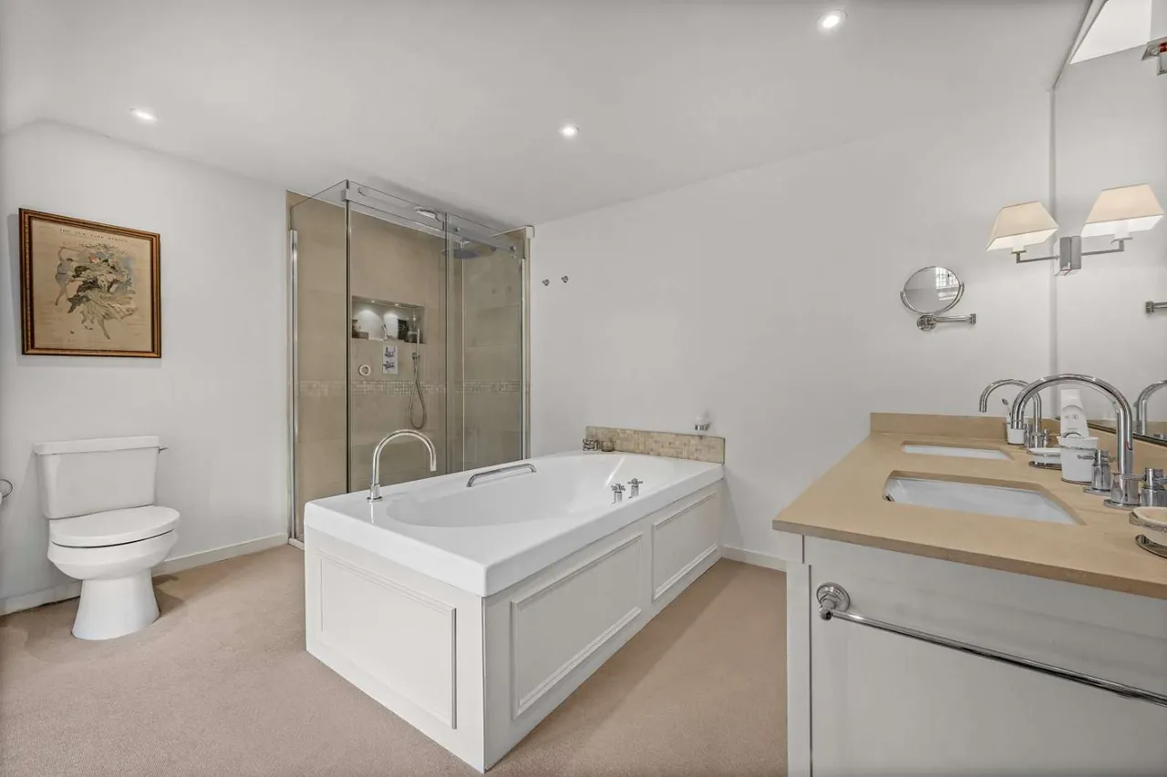 Wellgarth Road, London, NW11, photo 14