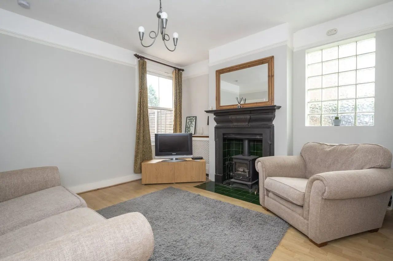 Bridge Road, Chertsey, KT16 8LA, photo 8