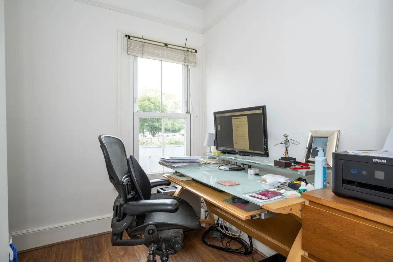 Bridge Road, Chertsey, KT16 8LA, photo 11
