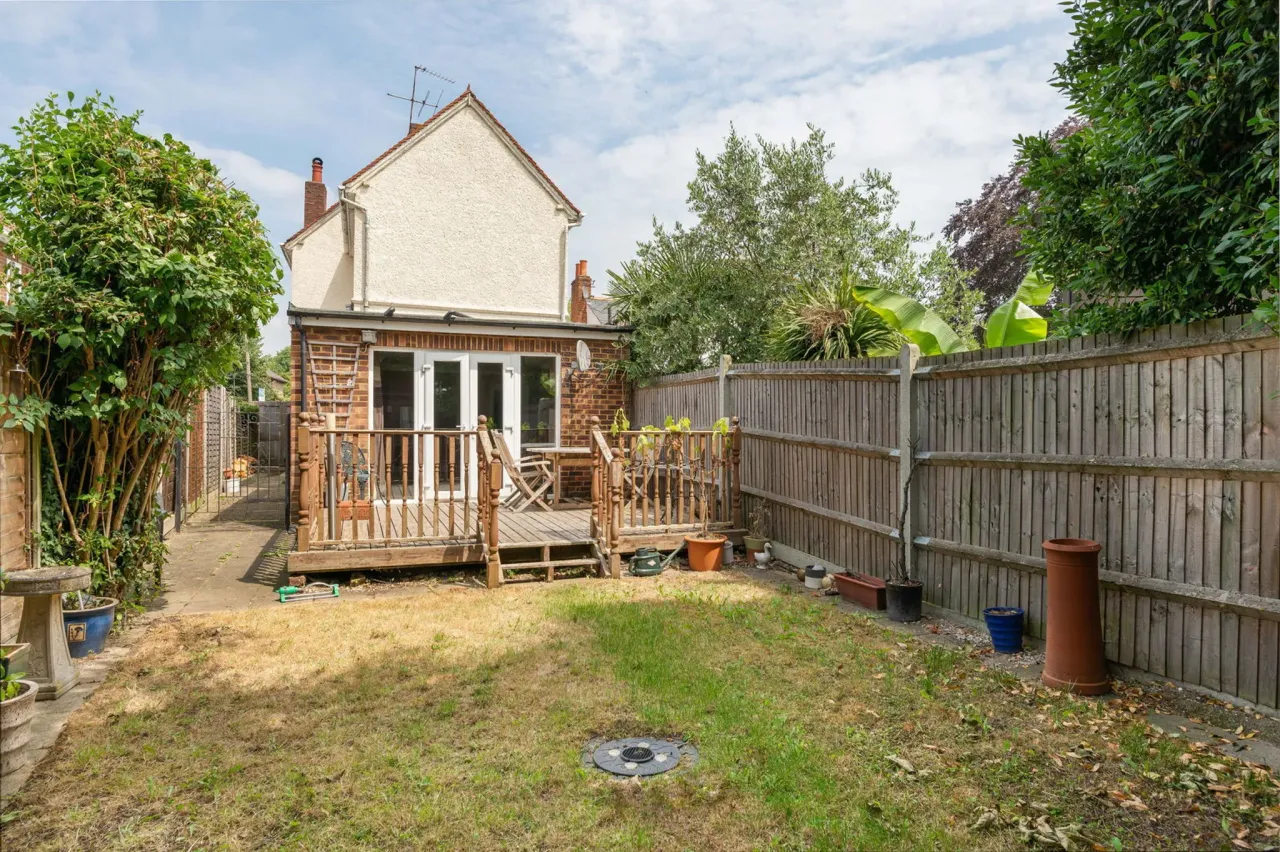Bridge Road, Chertsey, KT16 8LA, photo 18