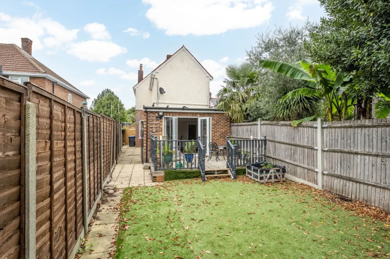 Bridge Road, Chertsey, KT16 8LA, photo 20