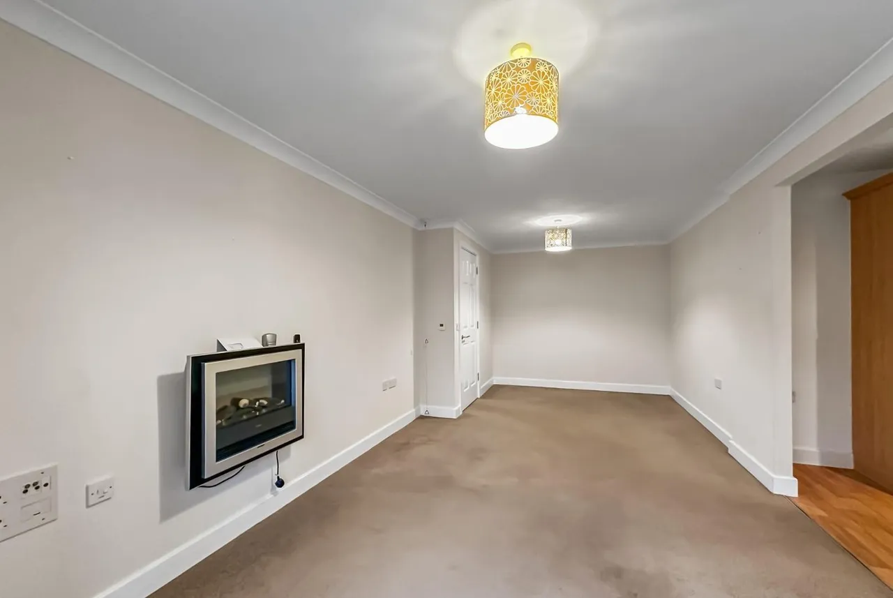 Tulip Drive, Timperley, Cheshire WA15 6LP, photo 7