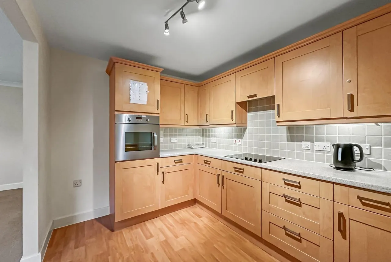 Tulip Drive, Timperley, Cheshire WA15 6LP, photo 8