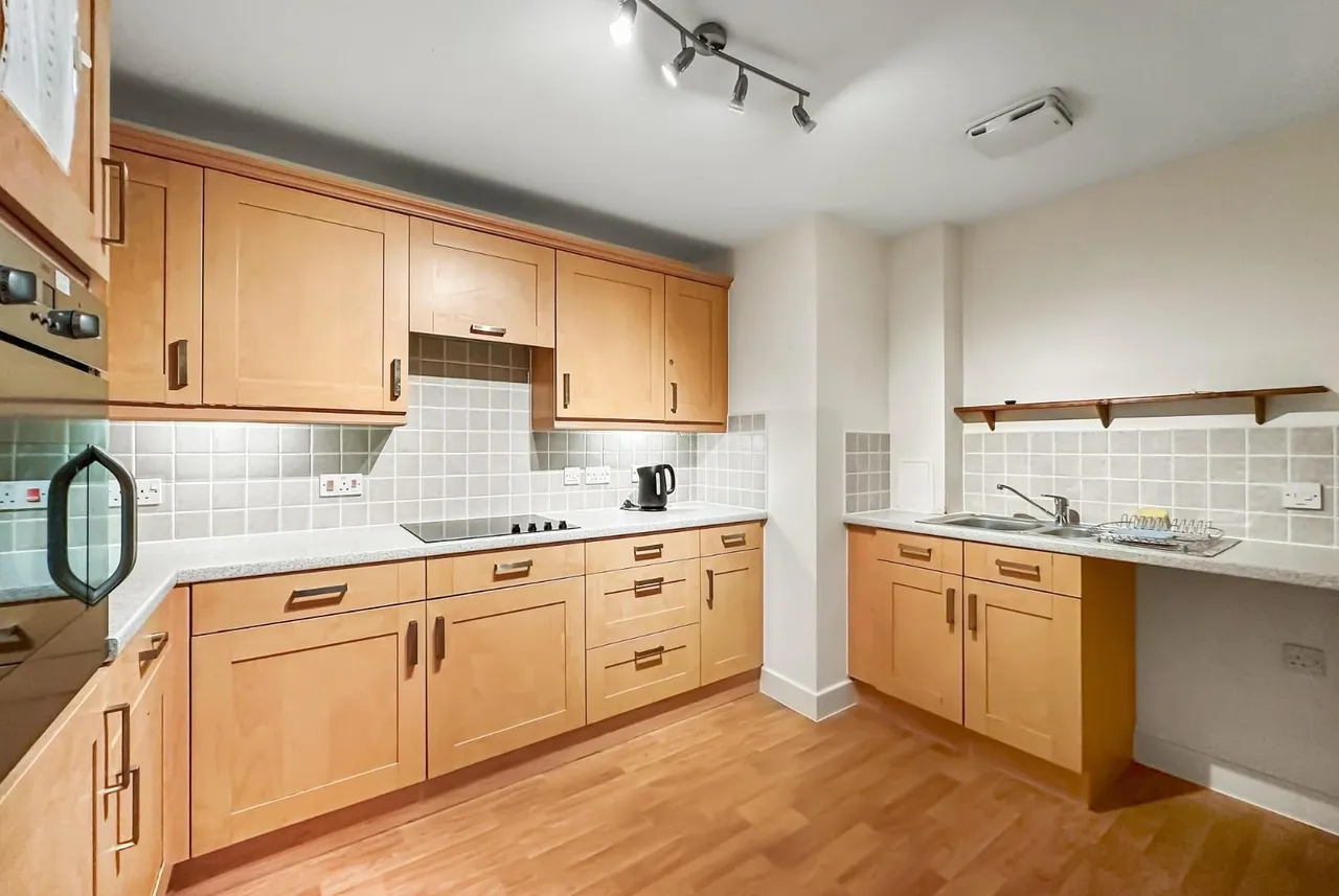 Tulip Drive, Timperley, Cheshire WA15 6LP, photo 3