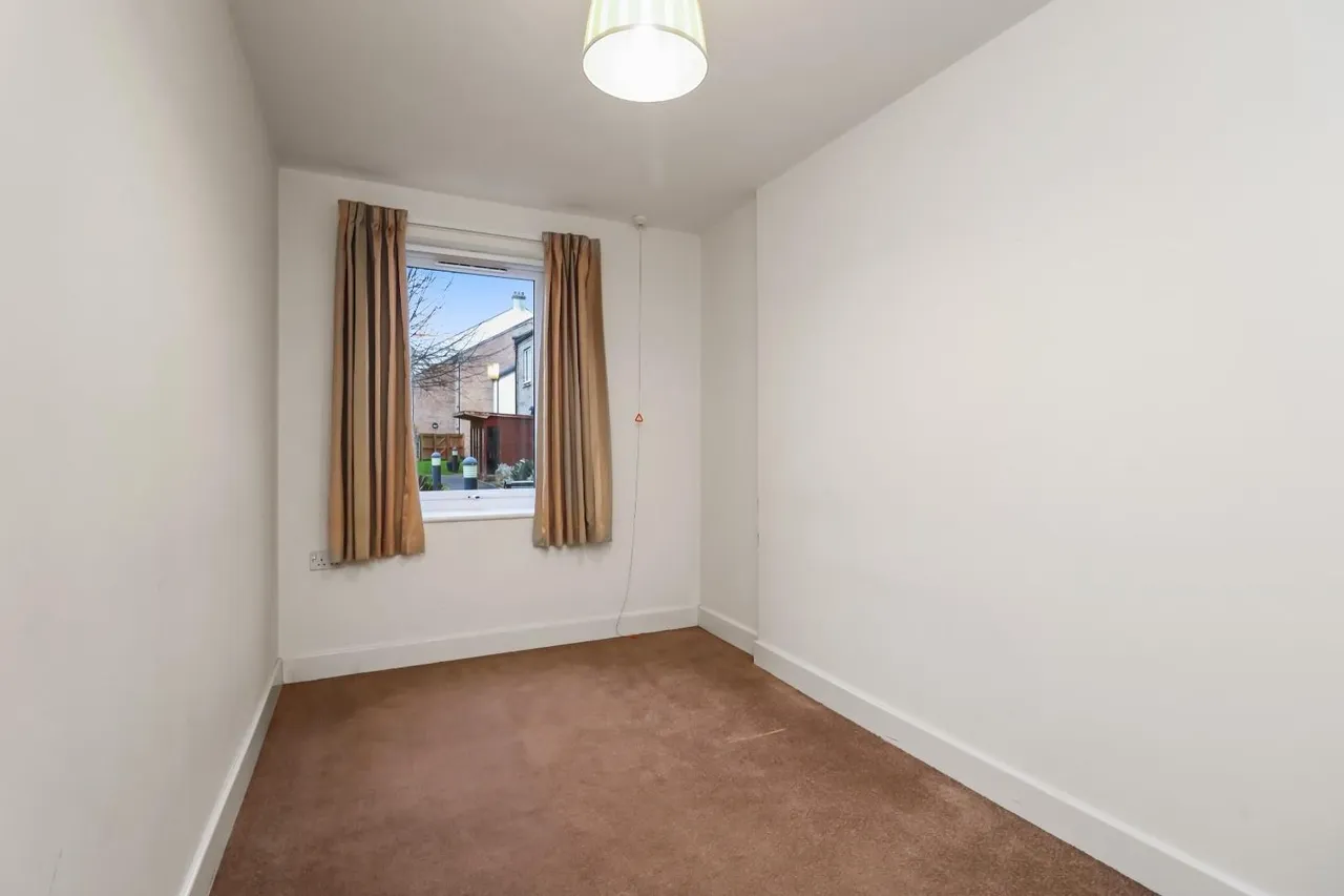 Tulip Drive, Timperley, Cheshire WA15 6LP, photo 11